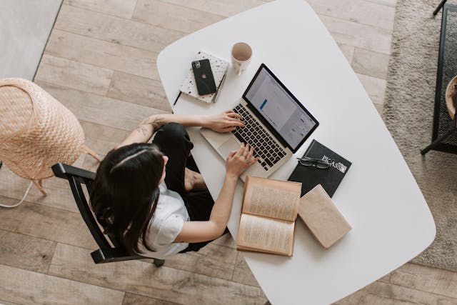 DIY website designer avoiding website mistakes
